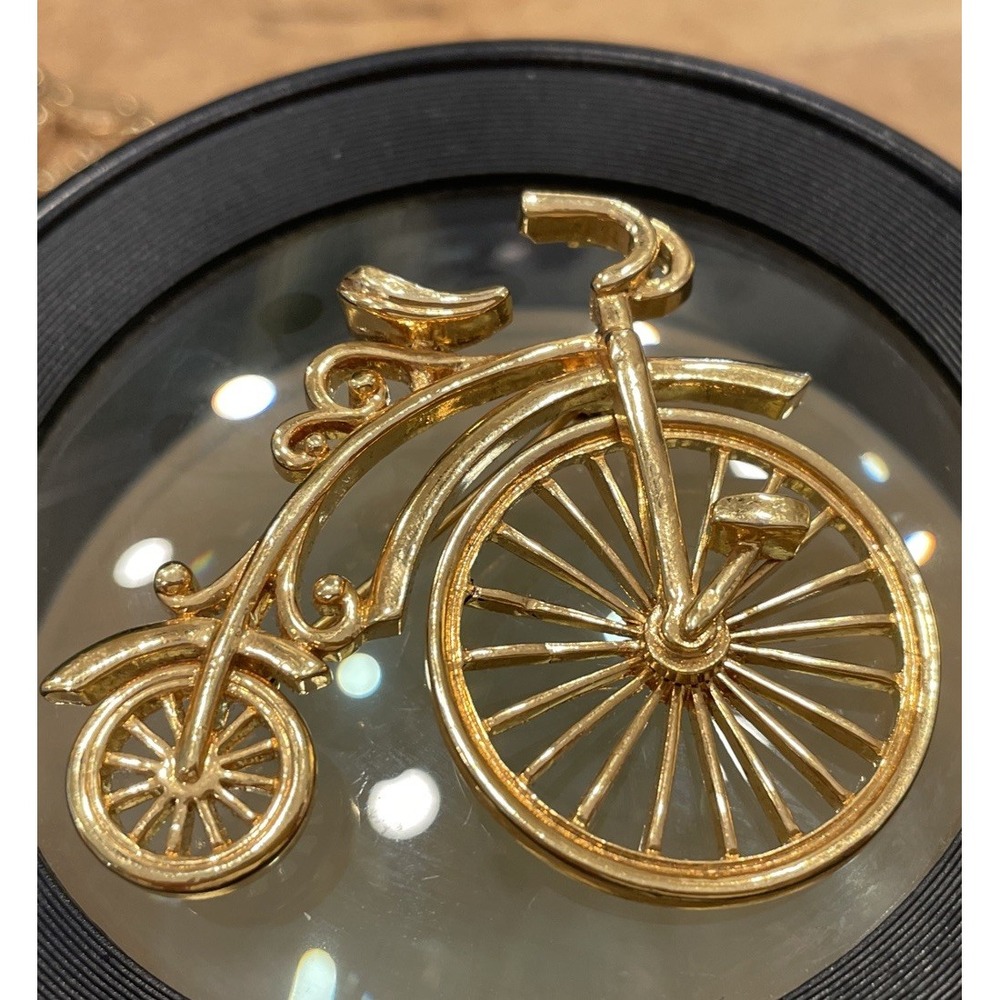 Vintage Heirloom Style Bicycle Pin Brooch Gold Tone Wheel Spins!